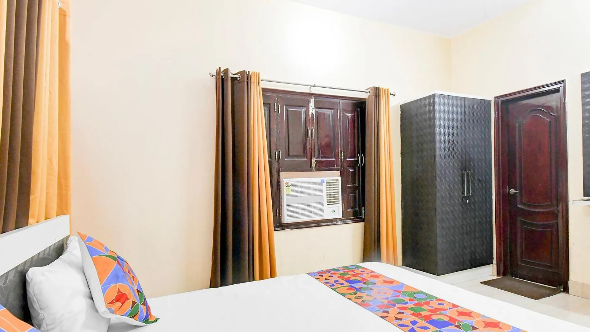 Hotel Fabhotel Rb Palace Váránasí
